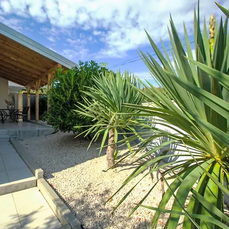 Vakantiehuis Tramontana By Interhome Sovlje